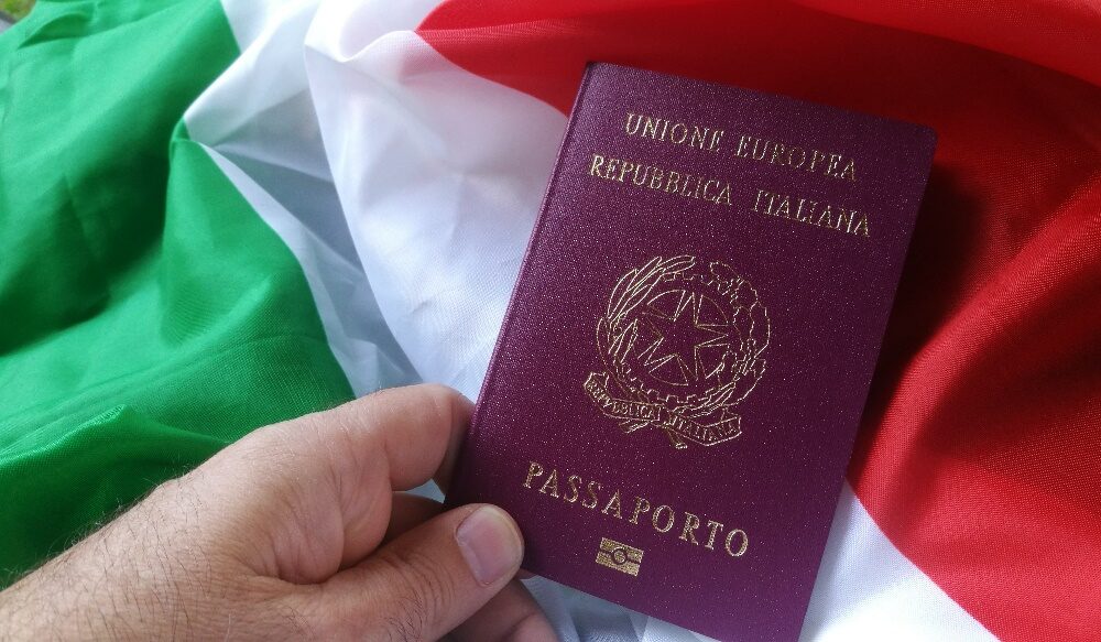 Köp italienskt pass