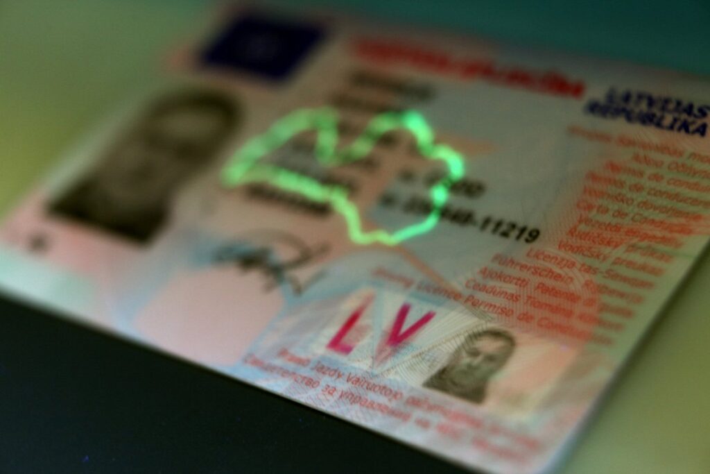 拉脱维亚驾驶执照